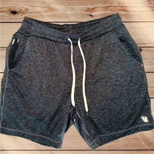 D1 Vuori Ponto Shorts gray men's medium soft 7" inseam